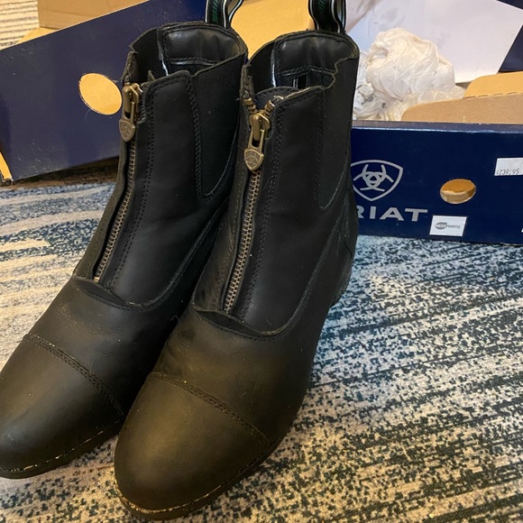 Like new Winter Ariat insulated boots, size 6.5 womens - Picture 1 of 3